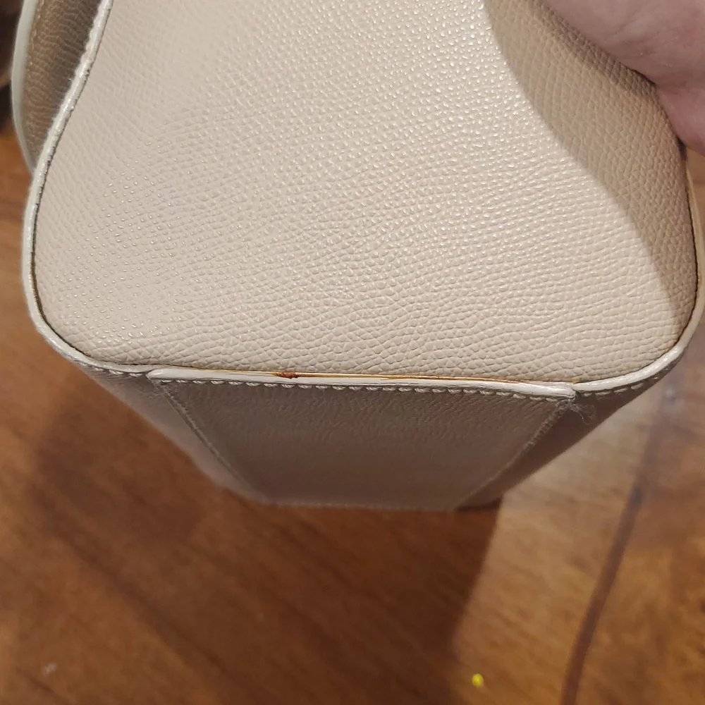 Like NEW Harper Lawrencr python print Shoulder bag
